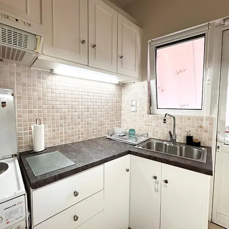 Sea The - Chic 2-bdr Escape With Spacious Living Apartment