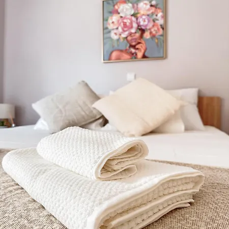 Apartment Sea The - Chic 2-bdr Escape With Spacious Living