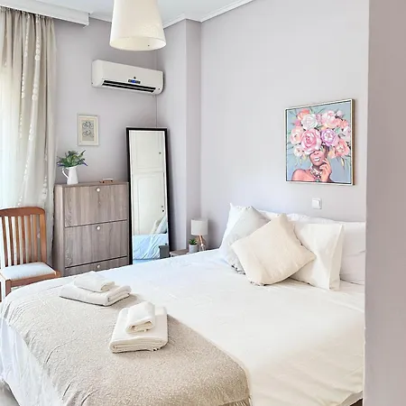 Sea The - Chic 2-bdr Escape With Spacious Living Apartment