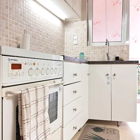 Sea The - Chic 2-bdr Escape With Spacious Living Athens