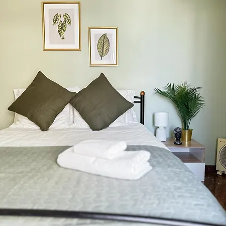 Apartment Sea The - Chic 2-bdr Escape With Spacious Living