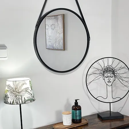 Sea The - Chic 2-bdr Escape With Spacious Living Διαμέρισμα *