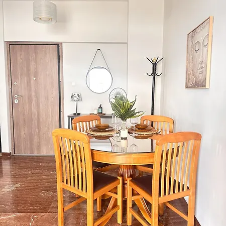 Sea The - Chic 2-bdr Escape With Spacious Living Apartment Athens
