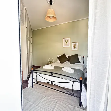 Sea The - Chic 2-bdr Escape With Spacious Living *