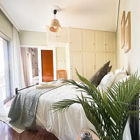 Sea The - Chic 2-bdr Escape With Spacious Living Athens